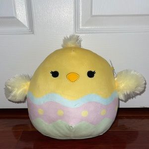 Aimee the Chick in Egg 8” Squishmallow